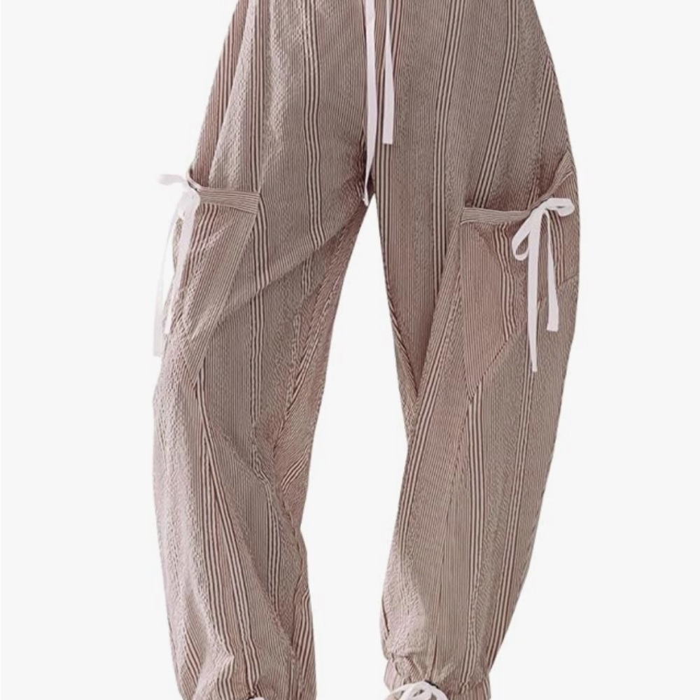 Women's size medium barrel pants. NWT